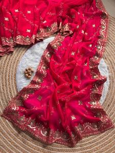 Saree traditionnel en soie douce de créateur indien avec un beau travail de broderie pour les mariages et les fêtes - Product Image 5