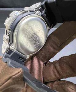 นาฬิกาควอตซ์แฟชั่นผู้ชาย ขอบหน้าปัดประดับมอสซาไนต์ ดีไซน์ฮิปฮอป ตัวเรือนโลหะ ระบบอิเล็กทรอนิกส์ นาฬิกาหรูคุณภาพสูง พรีเมียม - Product Image 5