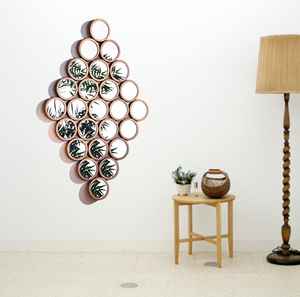 Grand miroir rond suspendu en verre avec un design de cadre moderne, miroir mural élégant pour les meubles et la décoration de la maison - Product Image 3