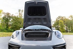 2024 911 Carrera GTS Coupé, Motor de 6 Cilindros en Línea con Doble Turbo de 473 hp, Color Gris Ártico, Mayormente sin Modificaciones - Product Image 5