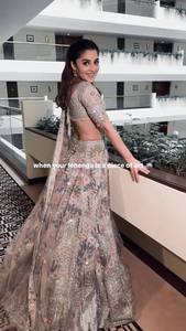 Este hermoso juego de lehenga seguramente impresionará, por lo que es una opción perfecta para sus bodas y otros eventos especiales - Product Image 2