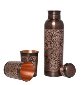 Venta al por Mayor de Hormigas. Botella de cobre grabada de 1 litro, elaborada con cuidado, grabada con elegancia, el compañero perfecto para una hidratación saludable de 1 litro - Product Image 1