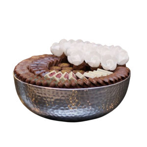 Bol à chocolat de luxe en métal noir de qualité supérieure pour offrir des célébrations festives et des événements spéciaux Affichage de desserts en gros en vente - Product Image 6