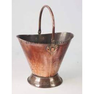 Cubo de carbón de metal con acabado vintage hecho a mano con remaches duraderos y juntas sin costuras para una mayor longevidad - Product Image 1