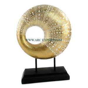 Sculpture décorative argentée en métal Design unique Objets de table en aluminium de chevet fabriqués à la main avec Sculpture de base de couleur or - Product Image 5