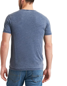 T-shirt à col en V pour homme de la marque Venice Burnout - Product Image 6