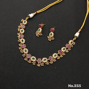 Conjunto de collar de oro antiguo tradicional con piedras de rubí y esmeralda Joyería nupcial elegante con pendientes a juego - Product Image 4
