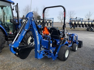 Tractor Agrícola New Holland Workmaster 25S con Cargador Frontal al Mejor Precio al por Mayor - Product Image 4