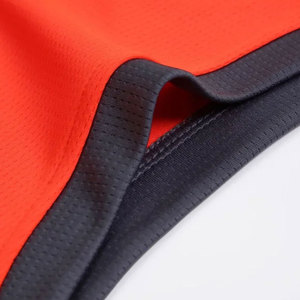 Conjunto de Uniforme de Baloncesto para Hombre, Diseño Único Hecho en Pakistán, Personalizable con Impresión por Sublimación Completa, Cuello en V, Sin Mangas, 100% Poliéster - Product Image 4