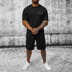 Conjunto de dos piezas de ropa de calle informal de verano para hombre, camiseta sólida con cuello redondo y bolsillos de parche y pantalones cortos, pantalones activos - Product Image 5