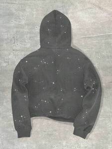 เสื้อฮู้ดกระจายคริสตัลสีเทาประดับประดาด้วยกรดเสื้อมีฮู้ดของผู้หญิงเสื้อฟลีซ460GSM แบบสวมหัวเสื้อแนวสตรีทแวร์ OEM ODM - Product Image 5