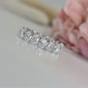 แหวนแต่งงานเพชรทรงรี 4.50 กะรัต เพชรเลี้ยงในห้องปฏิบัติการ ความใส VS สี EF ตัวเรือนทอง 14K ชุบโรเดียม สำหรับผู้หญิง ดีไซน์ทันสมัย - Product Image 2