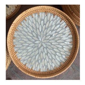 Plateau de service rond en rotin avec incrustation de nacre, plateau décoratif en osier fait à la main pour une utilisation sur table - Product Image 2