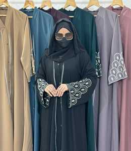 Ropa y accesorios musulmanes tradicionales Abayas bordados a mano modestos y elegantes para mujer - Product Image 1