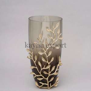 Jarrón Decorativo de Diseño Costero de Aluminio Hecho a Mano con Base de Vidrio Blanco, Centro de Mesa Elegante para Bodas y Eventos - Product Image 4