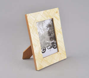 Cadre photo incrusté d'os de qualité supérieure ton ivoire neutre bois rustique et motif géométrique moderne Design classique bureau - Product Image 4