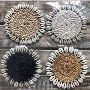 Vente en gros Sous-verres classiques en rotin au design floral - Product Image 5