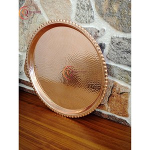 Bandeja redonda de cobre martillado Suministros directos de fábrica Servir cupcakes chapados Pastelería Fiesta de cumpleaños Bandeja para servir Utensilios de cocina - Product Image 4