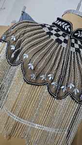 Hermosa capa burlesca festiva hebras con cuentas silueta recta perlas de cuello sujetadas naturales para capas ropa de Festival - Product Image 3