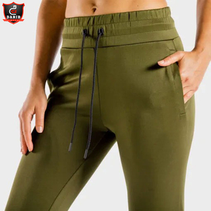 Joggers Súper suaves de invierno para mujer, pantalones de chándal ligeros, cintura media elástica, decoración de logotipo verde, técnicas apiladas, Parte delantera plana - Product Image 3