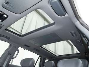 รถยนต์ไฟฟ้ามือสอง ปี 2026 รุ่น I E008 ระยะทางวิ่ง NEDC 201-300 กม. แบตเตอรี่ 50-70 กิโลวัตต์ชั่วโมง ดีไซน์ทันสมัยและความเร็วสูง - Product Image 6