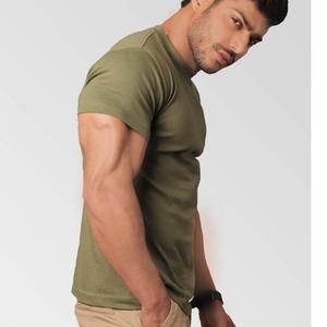 เสื้อยืดออกกำลังกายเพาะกายผู้ชายขายดีที่สุด) เสื้อยืดฝึกซ้อมในยิม พิมพ์โลโก้ เสื้อยืดผ้าฝ้ายผสมโพลีเอสเตอร์แบบพื้นฐาน - Product Image 2