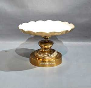 Soporte acrílico para pasteles de calidad superior con tapa de cúpula que presenta maravillosamente postres frescos a precio mayorista herramientas para pasteles - Product Image 2