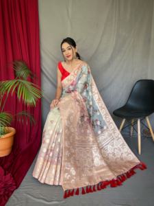 PURE CHAMPIGNONS SOIE MX ZARI SAREE ARGENT ET CONCEPT NUMÉRIQUE AVEC RICHE PALLU ET GLANDS ATTACHÉS SAREE - Product Image 4