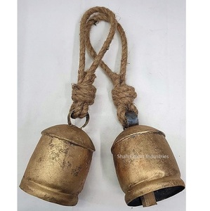 Rústico antiguo oro Metal Vintage vaca campanas racimo hecho a mano yute cuerda colgante Campana decorativa vaca de la suerte campanas - Product Image 2