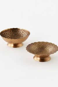 Elegante Tazón Dorado con Diseño de Pétalos de Loto Tallados, Ideal para Dulces, Aperitivos y Presentación Festiva de Mesa, Venta al por Mayor desde India - Product Image 4