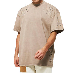 T-shirts personnalisés à col allongé, effet usé, coupe oversize, style streetwear pour hommes, design déchiré, t-shirts vierges SOLID FIGHTER coupe-vent - Product Image 1