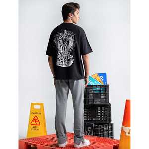 Death Note T-shirt en jersey 100% coton vintage, coupe ample, respirant, avec motif logo de personnage, 300 grammes de tissu - Product Image 5