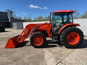 รถแทรกเตอร์การเกษตร M7 4WD มือสอง/ใหม่ สำหรับการเกษตรเชิงพาณิชย์ พร้อมโครงสร้างแข็งแรงทนทาน ปั๊มประสิทธิภาพสูงสำหรับใช้งานในทุกสภาพพื้นที่ - Product Image 3