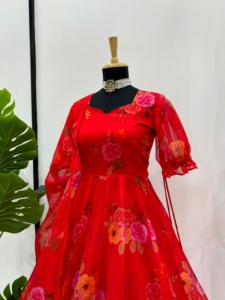 Top de Organza Tabby Trio étnico de lujo con Fancy Dori Latkan y Micro Liner Combinado con un Micro Algodón Elástico Plazo en barato - Product Image 5