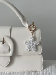 Charmes en perles avec broderie, faits à la main, designer londonien, utilisation pour les fêtes, commandes en gros bienvenues - Product Image 3