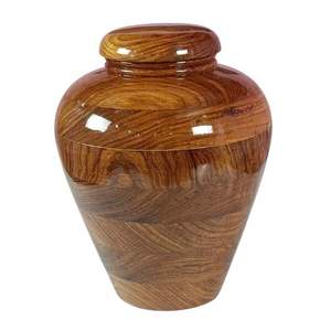 Urna Funeraria Redonda de Madera Hecha a Mano con Acabado de Alto Brillo, Grano Natural y Tapa Segura - Product Image 3
