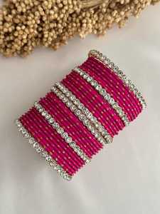 Derniers ensembles de Chudiyan de couleur élégante pour femmes de style unique Ensemble de bracelets de bonne qualité en verre de couleur unie - Product Image 4