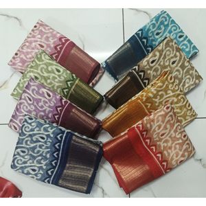 Vente en gros de 8 saris en lurex jacquard imprimés numériquement avec motifs floraux et géométriques, couleurs vives assorties - Product Image 1