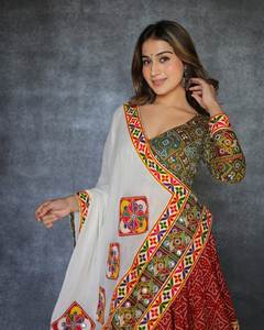 Lanzamiento del Nuevo LEHENGA CHOLI de Algodón Muselina Pesado RADHE EXPORT para Fiestas Tradicionales y Bodas con DUPATTA de Secado Rápido - Product Image 6