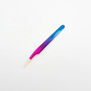 Pinzas de Acero Inoxidable de Alta Calidad Aroosh Corp, Doble Tono, Punta Dorada, Aislamiento, Extensión de Pestañas Sostenible, Punta Puntiaguda - Product Image 4