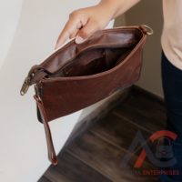 Tas tangan kulit sapi asli tas selempang Crossbody tas gaya penjualan laris desain baru tas selempang bahu untuk wanita