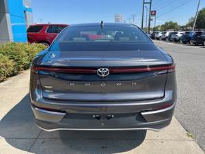 Toyota Crown XLE AWD Turbo Híbrido SUV 2024 Gris, Usado, con Techo Solar, Arranque Remoto, Asientos de Cuero, Paquete Tecnológico, Llantas de Aleación - Product Image 4