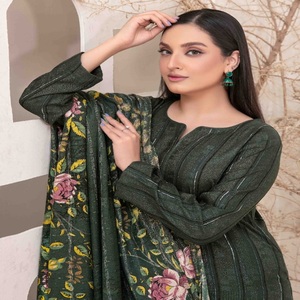 Costumes Panjabi pour femmes-Lehenga Choli pour femmes Costumes 3 pièces de pelouse par Tawakkal Vol DIRRAN Couture personnalisée disponible - Product Image 1