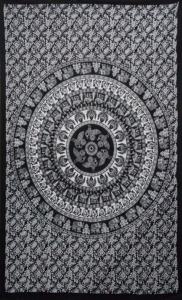 Tapiz Doble Hecho a Mano con Estampado Animal Mandala de Algodón, Hermosa Decoración para el Hogar, Múltiples Colores, de Proveedores Indios - Product Image 3