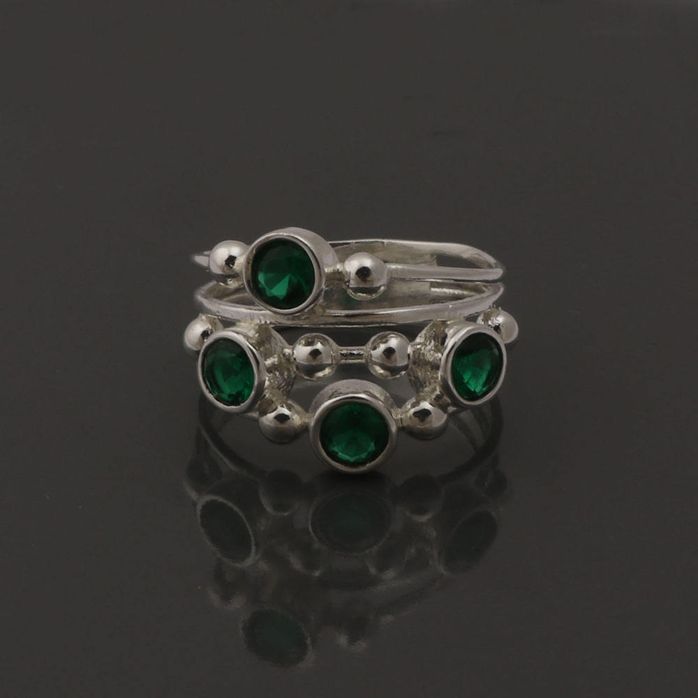 สีเขียว