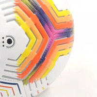 Ballon de football imprimé de logo personnalisé de nouvelle conception ballons de football légers de haute qualité en différentes couleurs