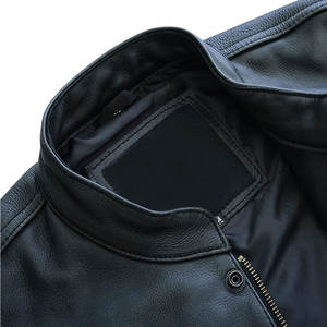 Chaleco de cuero negro para hombre de primera calidad, chaqueta sin mangas de aspecto desgastado, adecuado para montar y usar al aire libre - Product Image 4