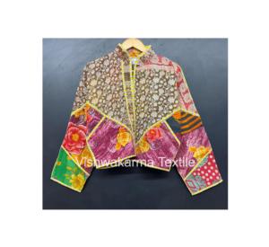 Chaqueta Corta Kantha Reversible Vintage, Chaqueta de Cuello Alto Kantha Hecha a Mano Ecológica para Mujer, Chaqueta de Invierno de Algodón Puro con Botones - Product Image 1
