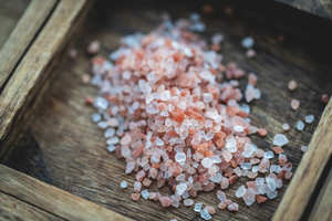 Talla de sal rosa del Himalaya de alta calidad de Vietnam, suministro natural a granel para decoración de terapia de cocina y artículos de regalo - Product Image 5