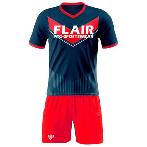 Kits de football rétro conçus sur mesure Uniformes de maillot de football pour enfants de haute qualité pour hommes - Product Image 6